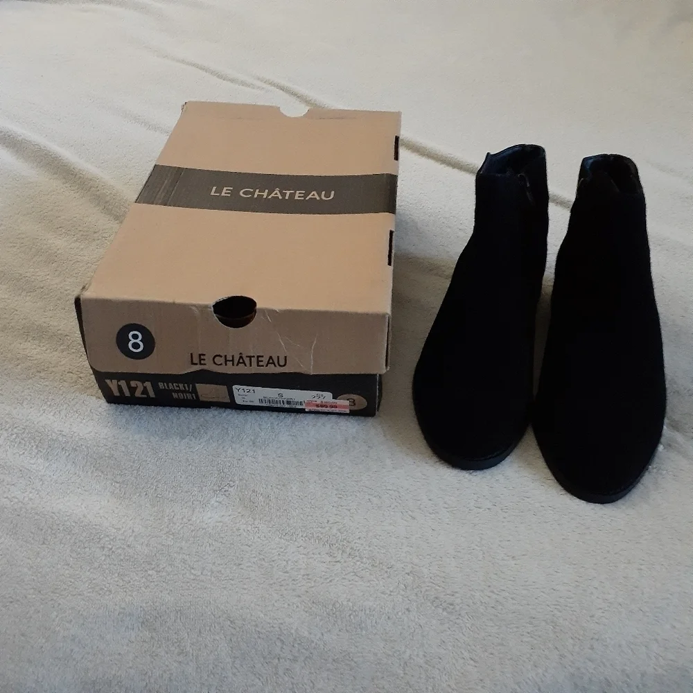 Le Chateau NWT Women's Size 8 (Eur 38) Black Suede Ankle Boots - Picture 10 of 11